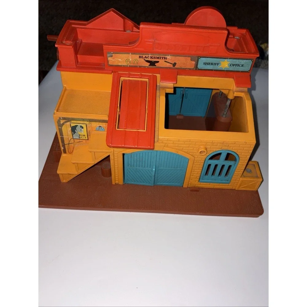 Vintage 1982 Fisher Price Little People Western Town Cowboy Family Play Set #934